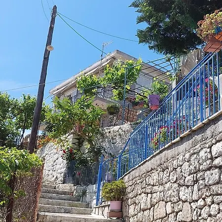 Pinelopi Holiday House