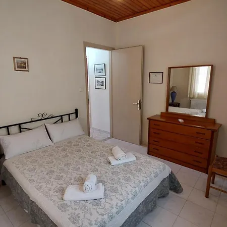 Pinelopi Holiday House