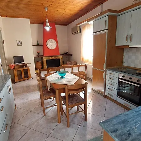 Pinelopi Holiday House * ואטי