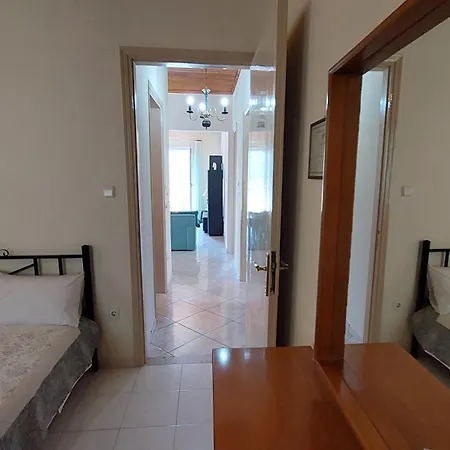 Pinelopi Holiday House * ואטי